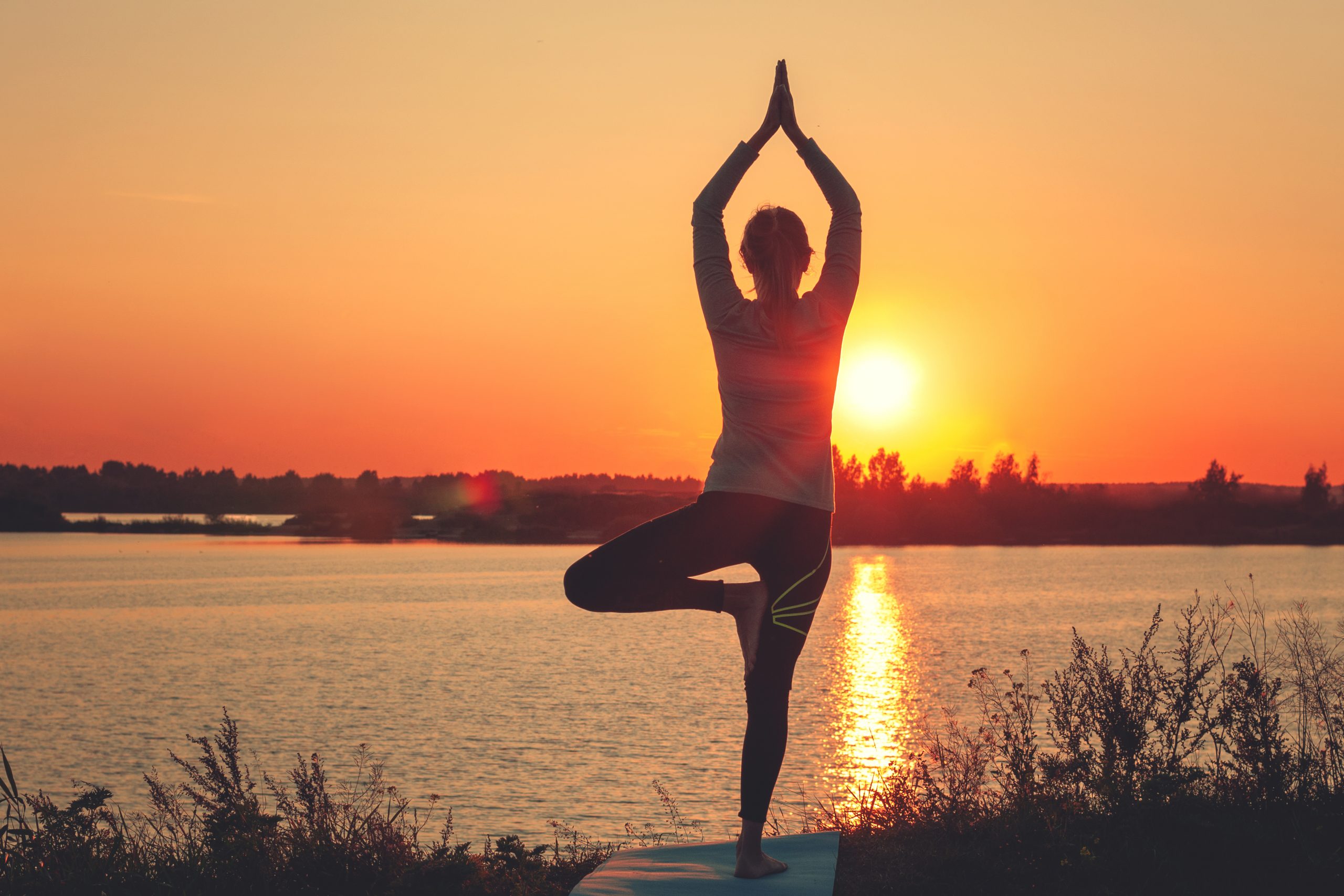 6 Posturas de Yoga que vão melhorar sua corrida - Portal Chelso Sports