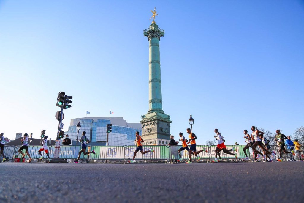 Judith Jeptum quebra recorde da Maratona de Paris