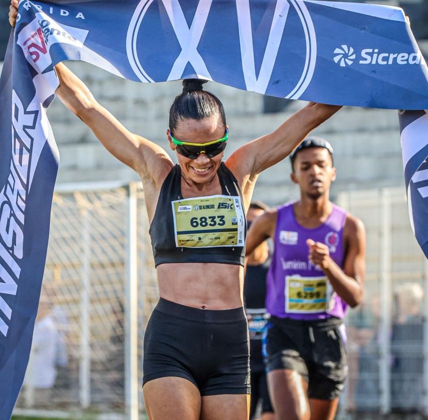 O recorde é dela: Marilene cravou 1h2m14s nos 15 km da Corrida do Alvinegro